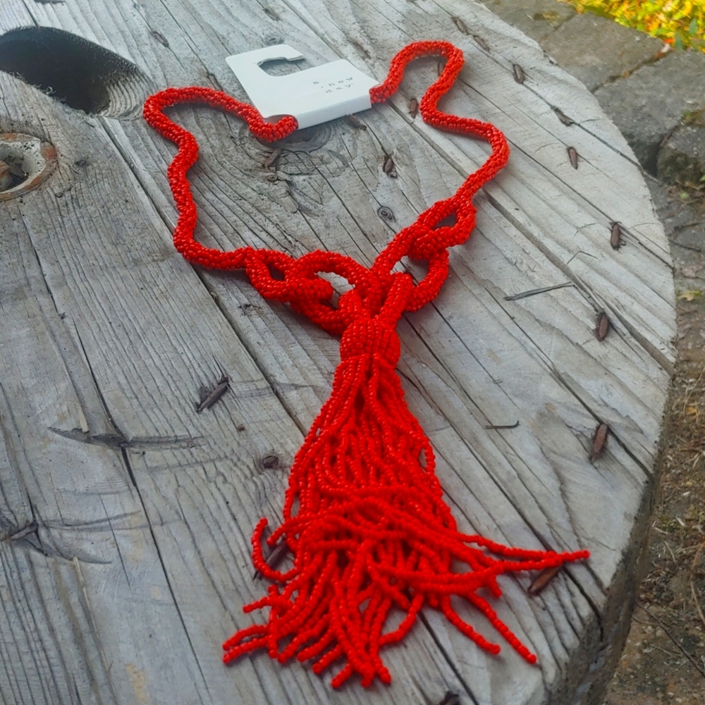 NWT Bead Necklace PERFECT FOR FALL!
